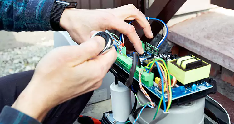 Automatic Driveway Gate Repair in Valrico, FL