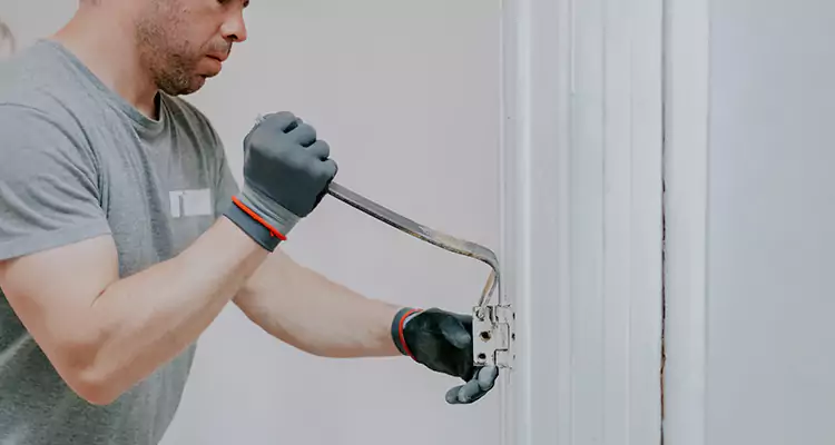 Cracked Door Jamb Repair in Valrico, FL