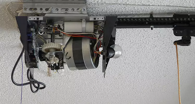 Emergency Garage Door Opener Repair in Valrico, FL