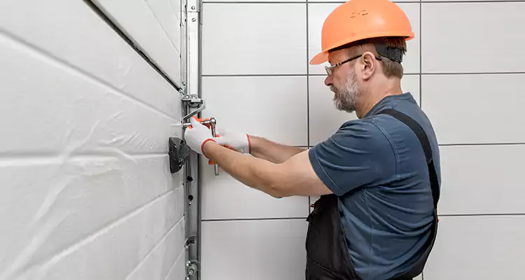 Emergency Garage Door Repair in Valrico, FL