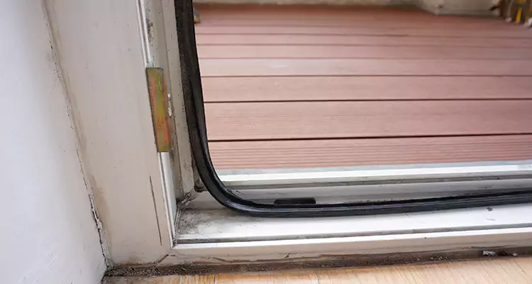 Why Choose Us for Leaking Sliding Glass Door Repair in Valrico, FL?