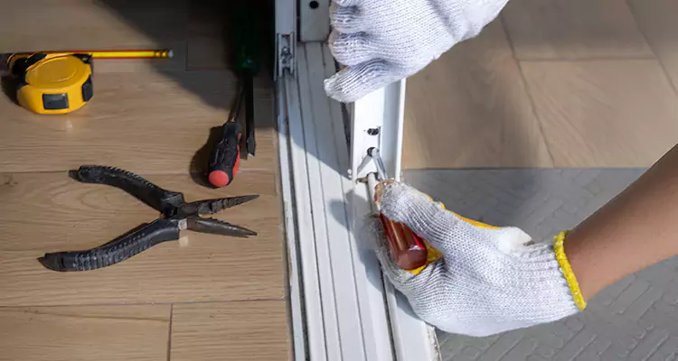 Screen Door Wheel Replacement in Valrico, FL