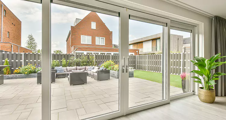 Best Sliding Screen Door Replacement Company in Valrico, FL