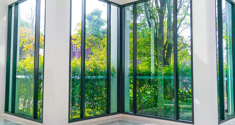 Emergency Balcony Door Glass Repair in Valrico, FL