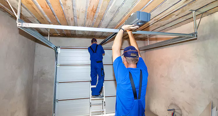 Garage Door Opener Technician in Valrico, FL