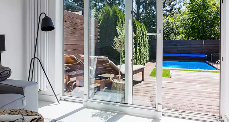 Fixing A Sliding Screen Door Roller in Valrico, FL